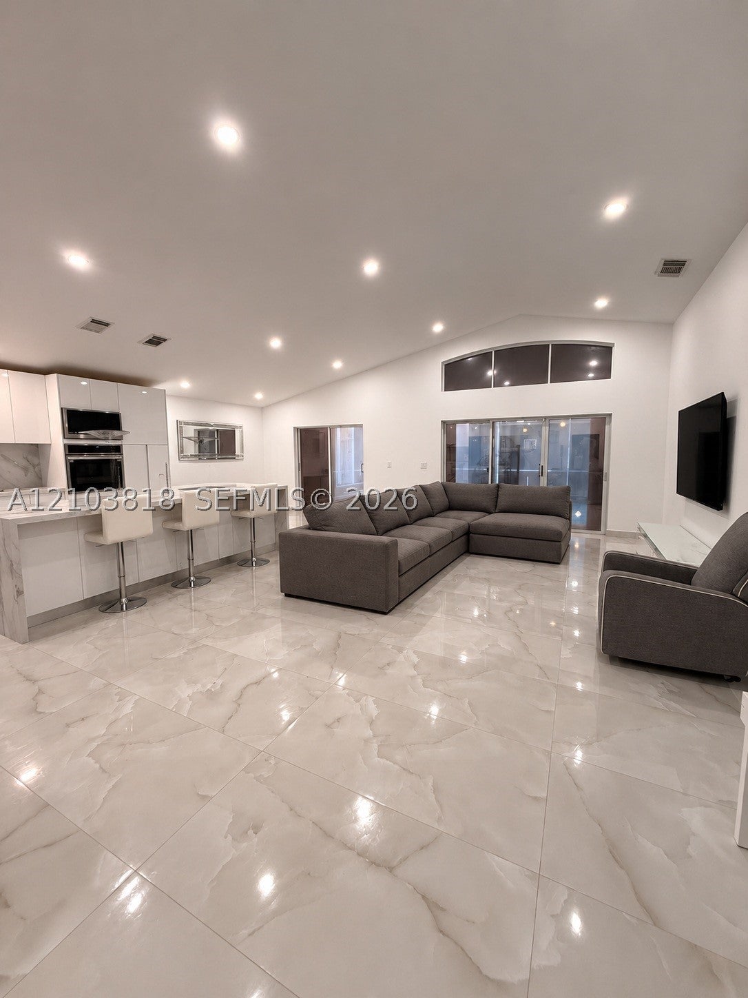 5292 SW 38th Ave