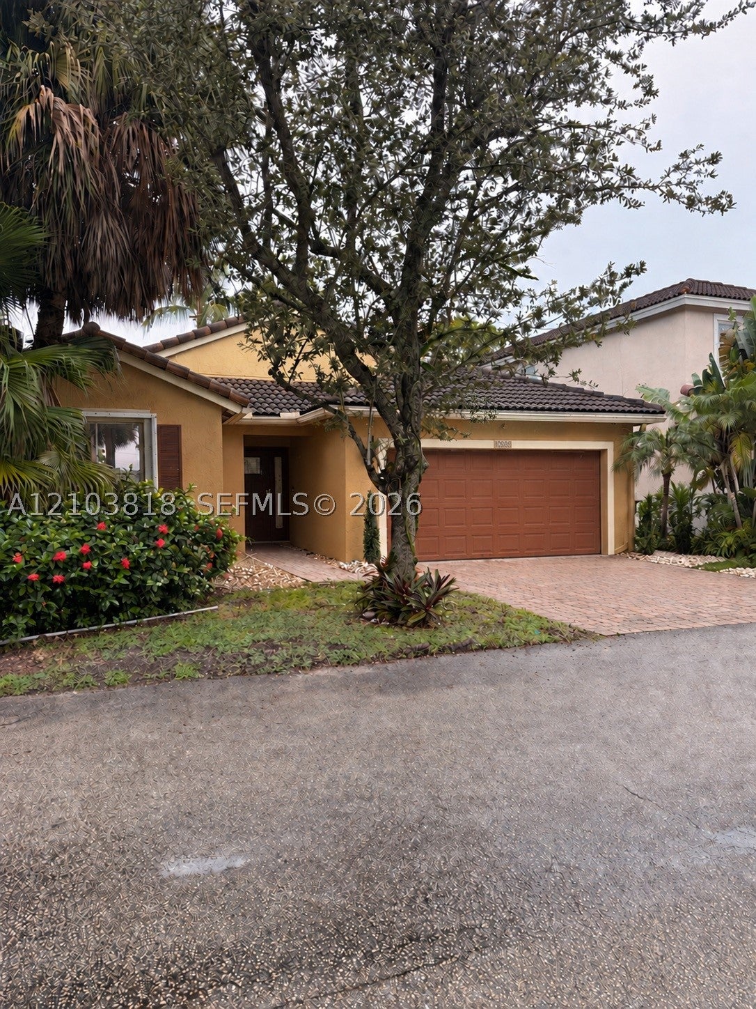 5292 SW 38th Ave
