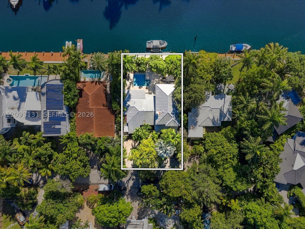 Photo of 440 Victoria Ter, Fort Lauderdale, FL 33301 (MLS # A12093131)