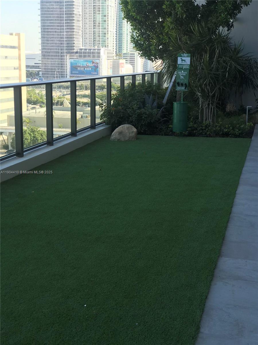 CANVAS CONDO - Residential