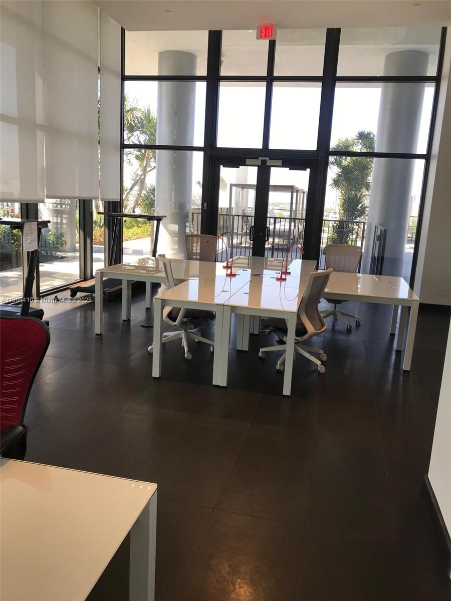 CANVAS CONDO - Residential