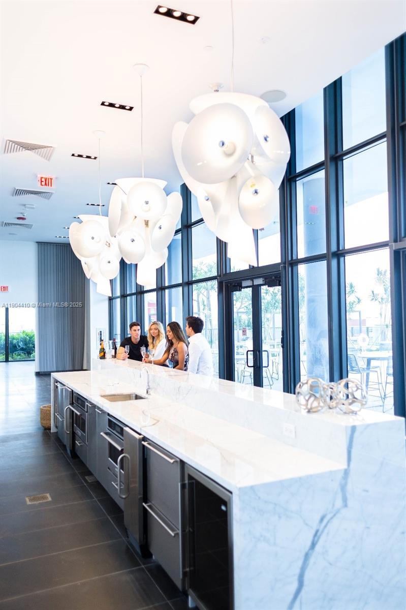 CANVAS CONDO - Residential