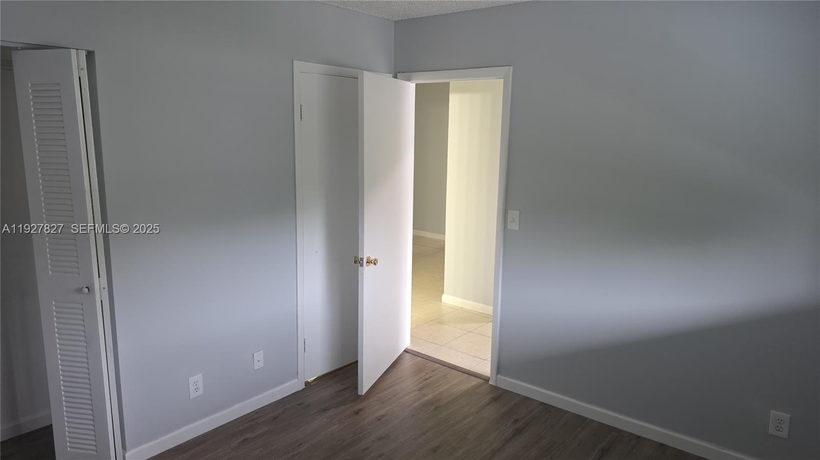 ORIOLE GOLF & TENNIS CLUB - Residential Lease