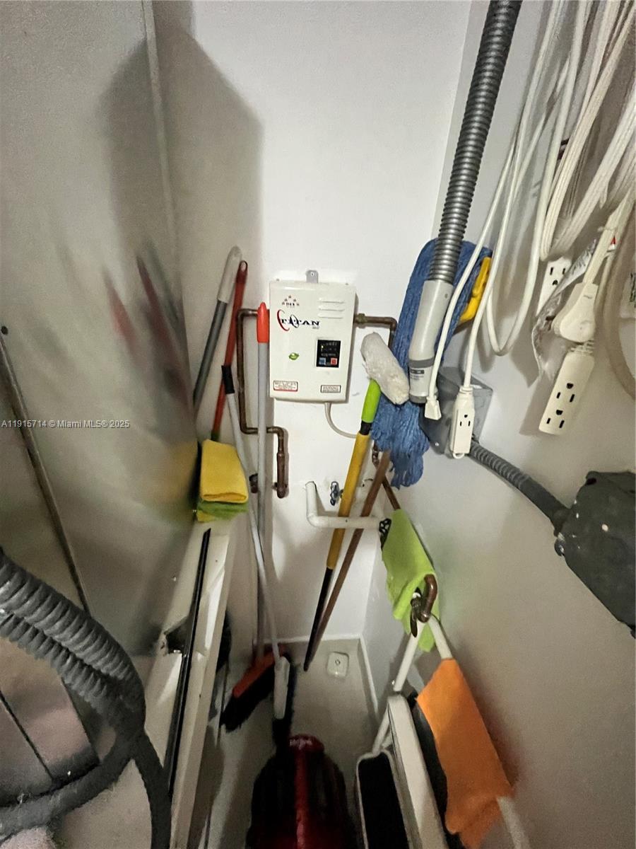 ANCHOR BAY CLUB CONDO - Residential