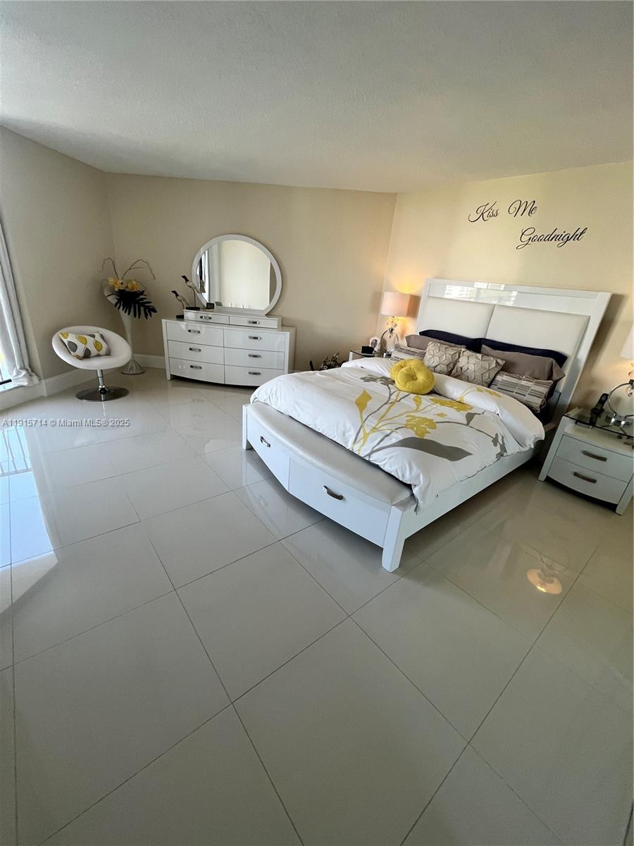 ANCHOR BAY CLUB CONDO - Residential