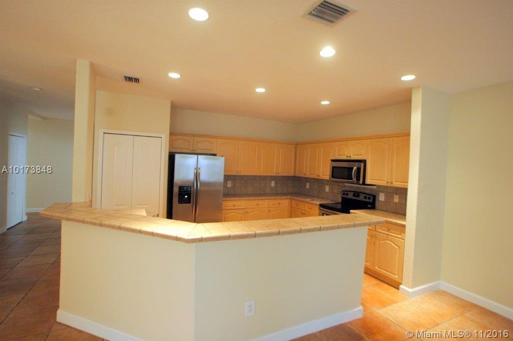 Nautica 164-36 B - Residential