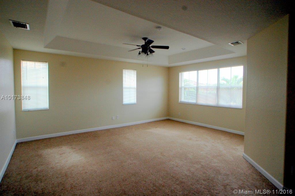 Nautica 164-36 B - Residential