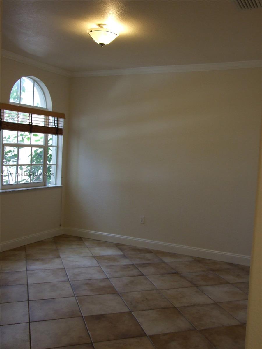 Escada Townvillas - Residential