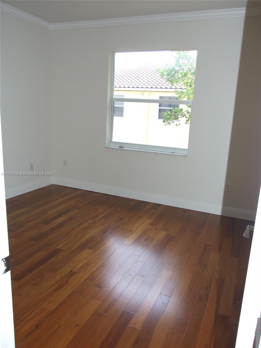 Escada Townvillas - Residential