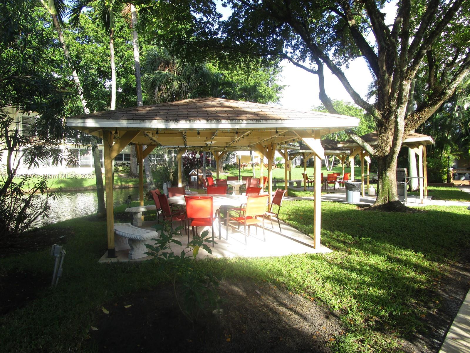 HAWAIIAN GARDENS - Residential