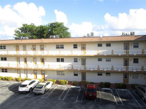 A home in Lauderdale Lakes