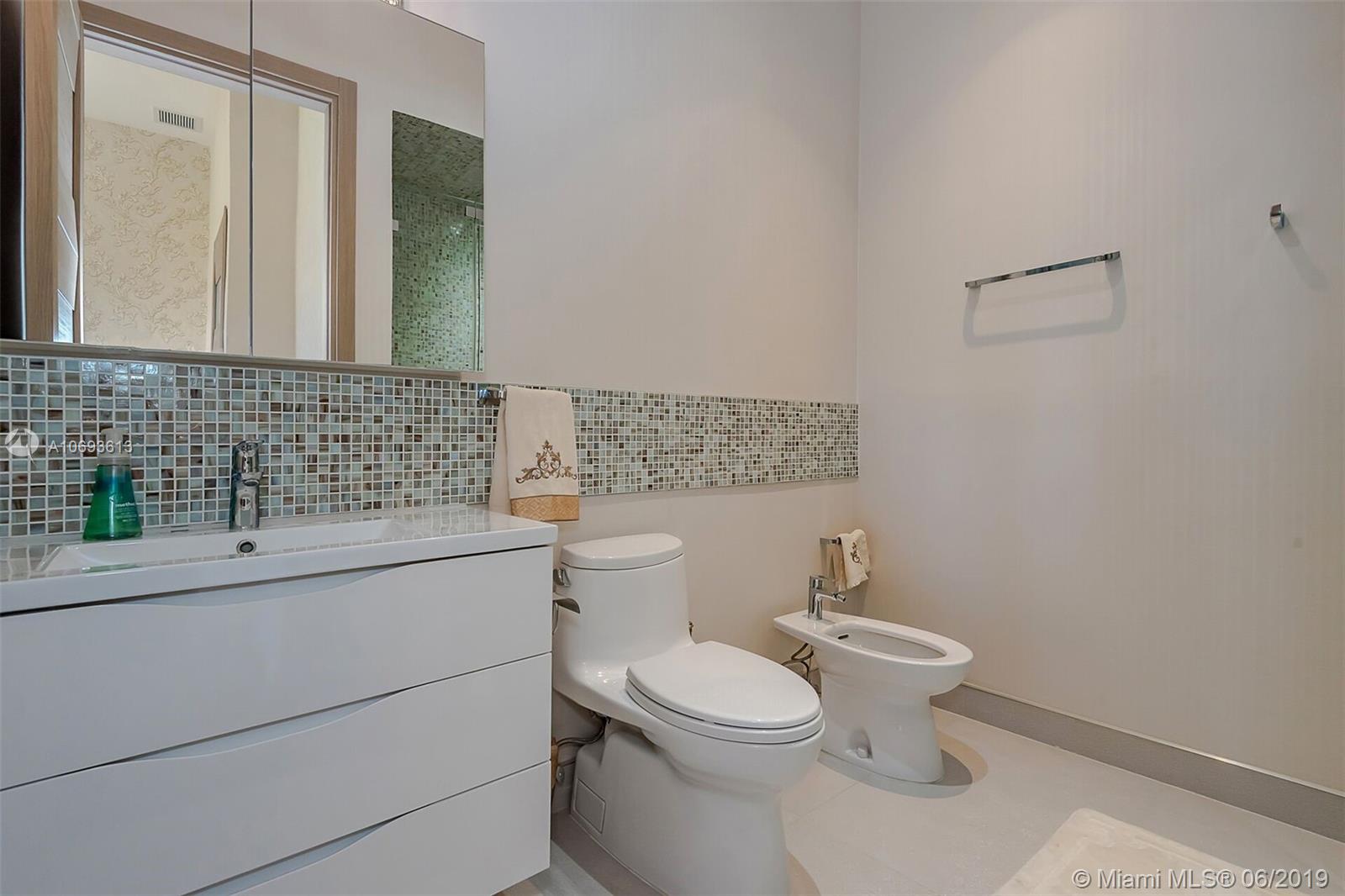 GOLDEN SHORES - Residential