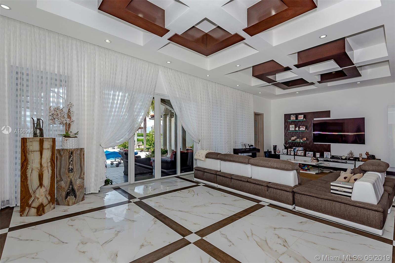 GOLDEN SHORES - Residential