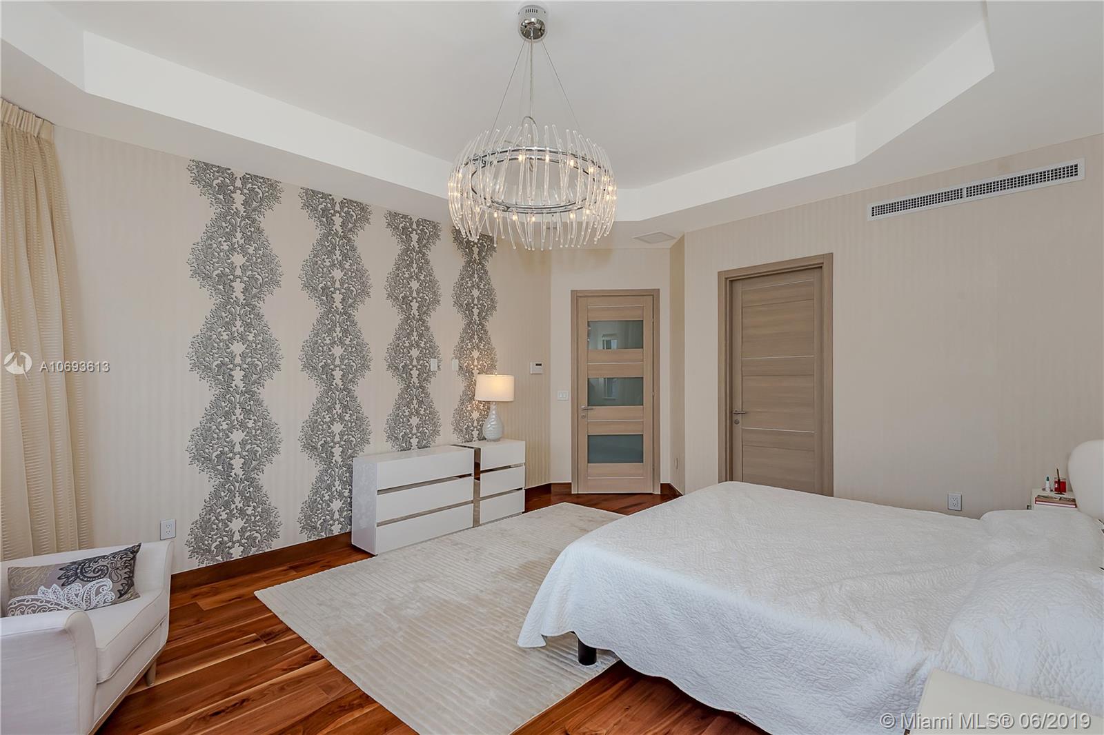 GOLDEN SHORES - Residential