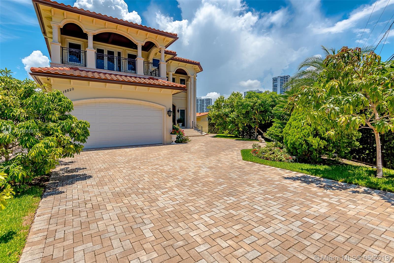 GOLDEN SHORES - Residential