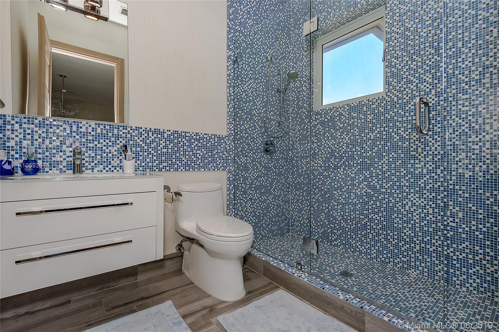 GOLDEN SHORES - Residential