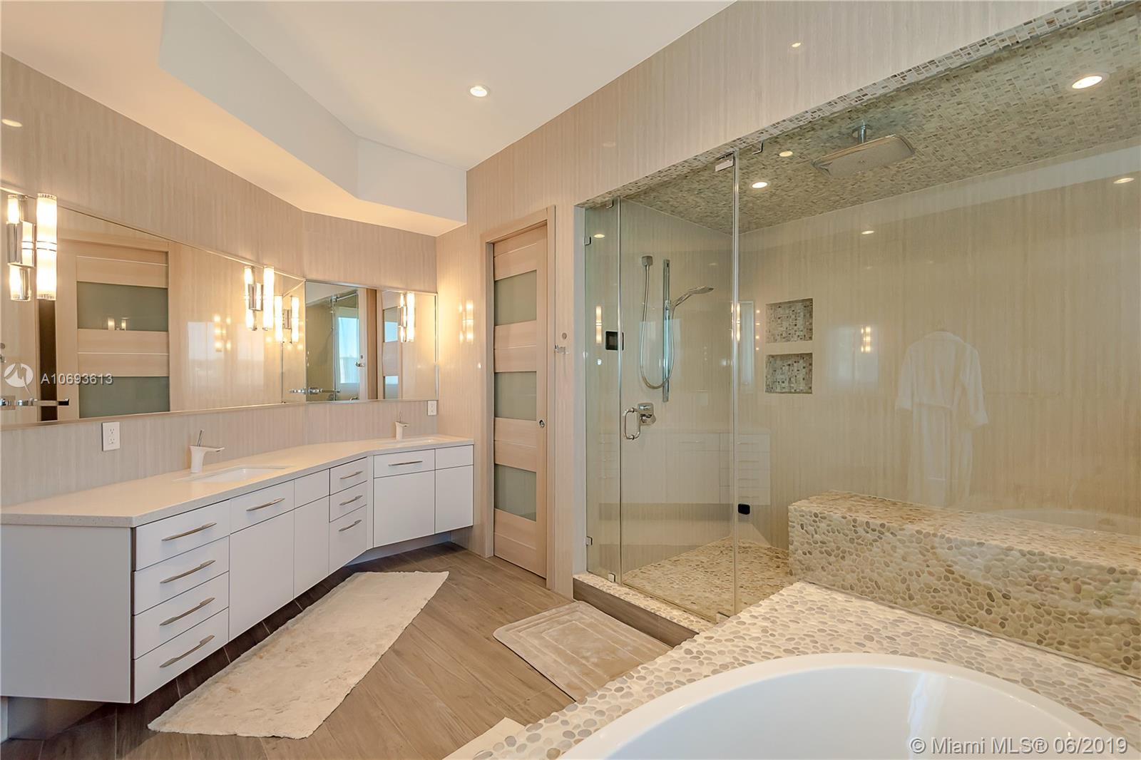 GOLDEN SHORES - Residential