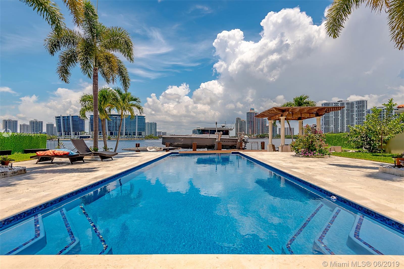 GOLDEN SHORES - Residential