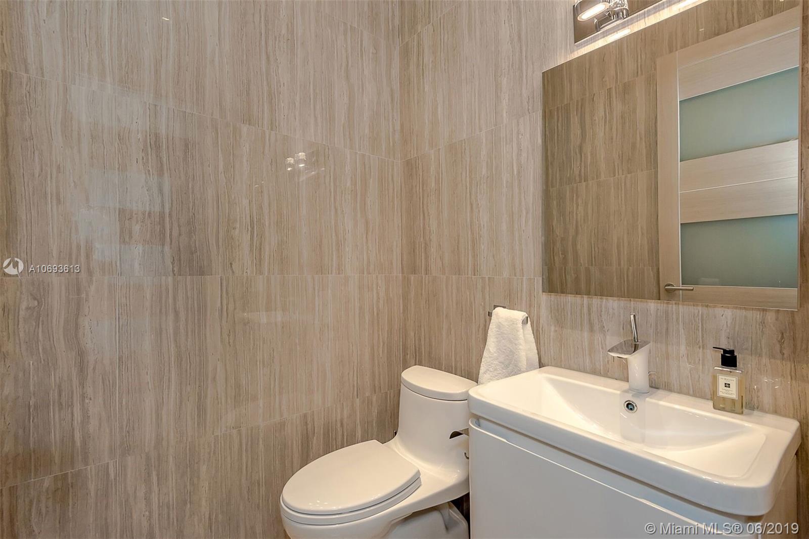 GOLDEN SHORES - Residential