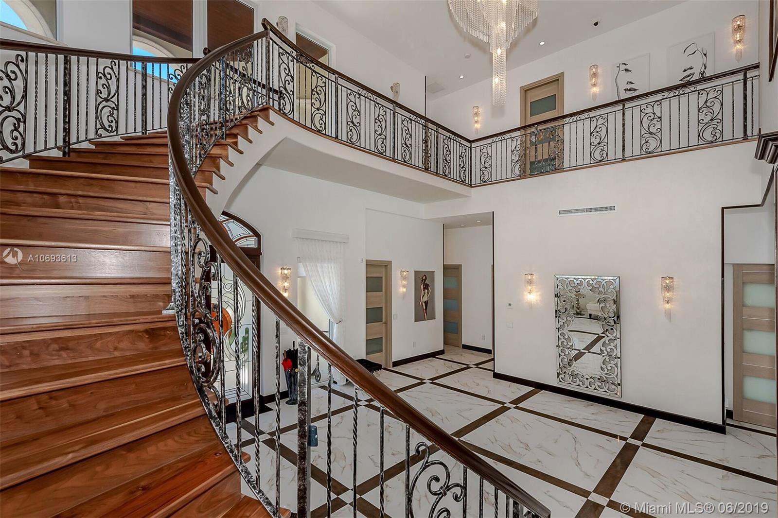 GOLDEN SHORES - Residential