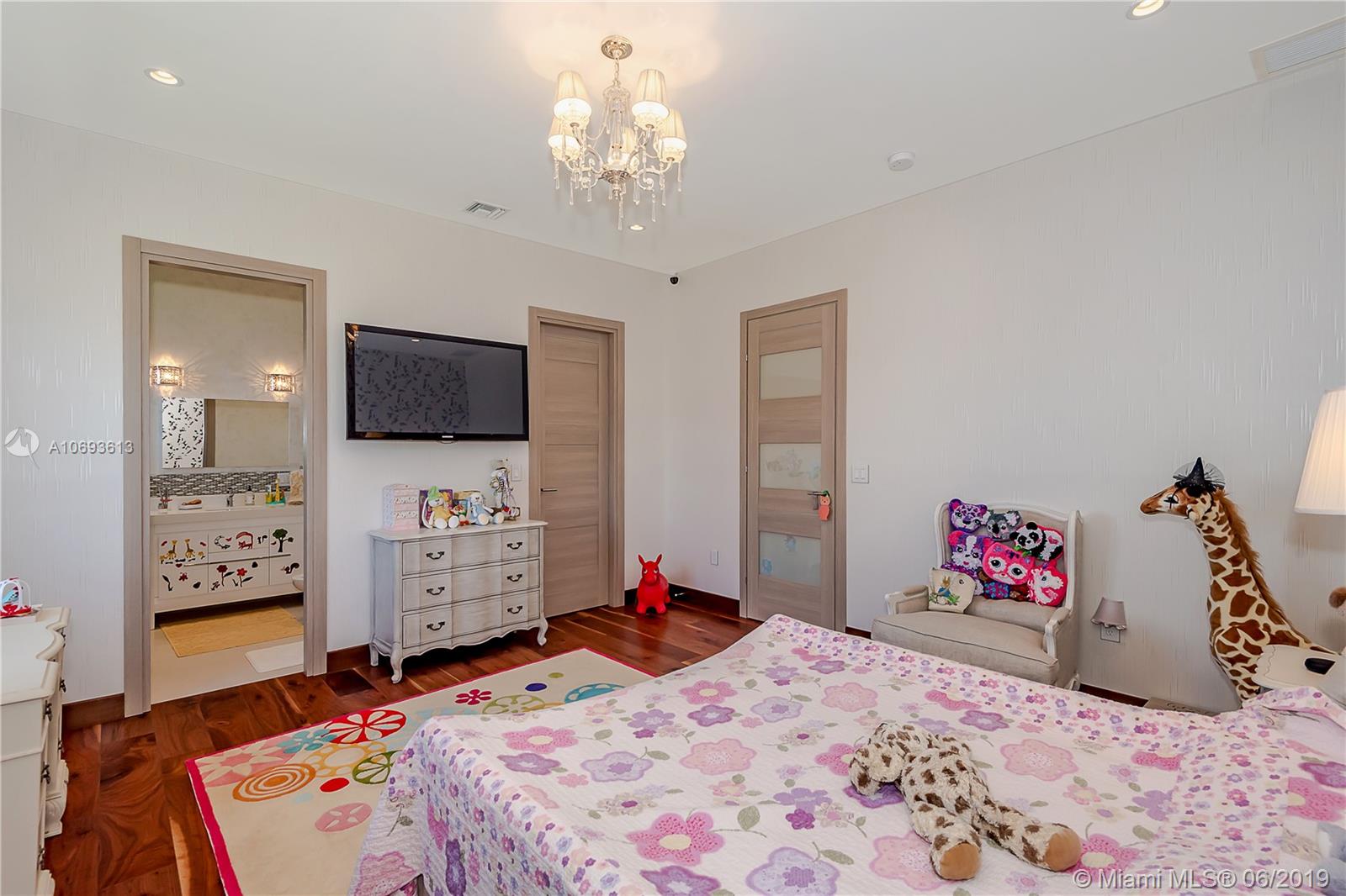 GOLDEN SHORES - Residential