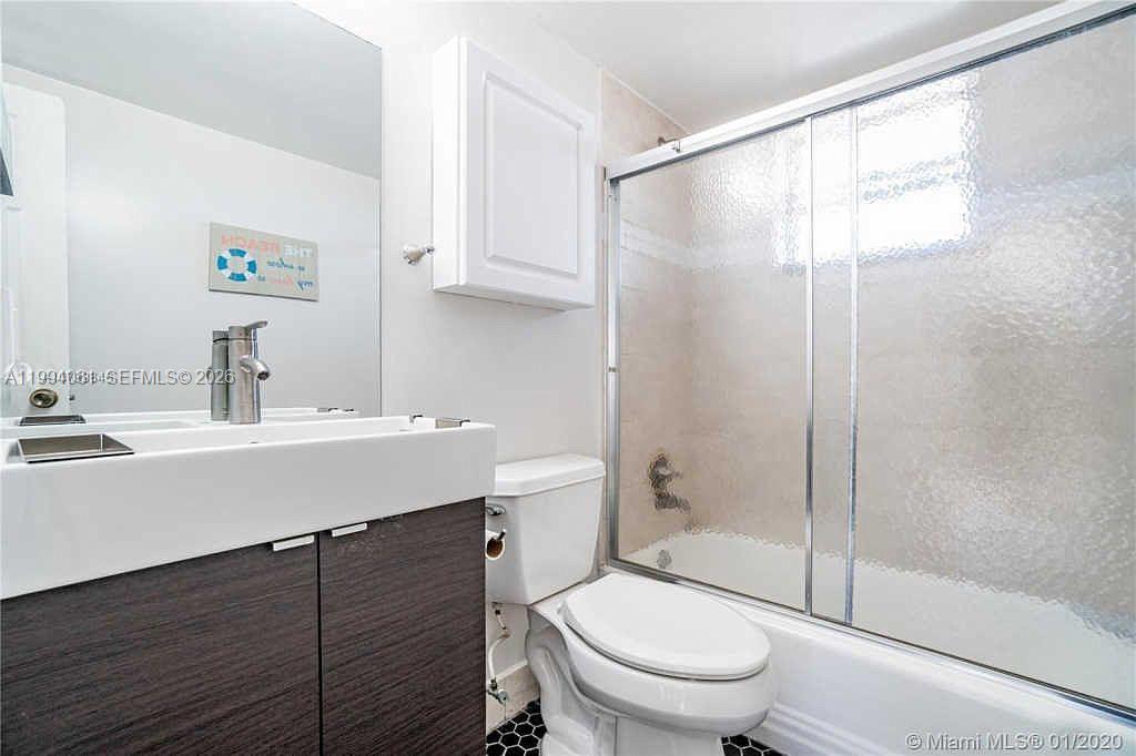 KINGS POINT IMPERIAL COND - Residential Lease