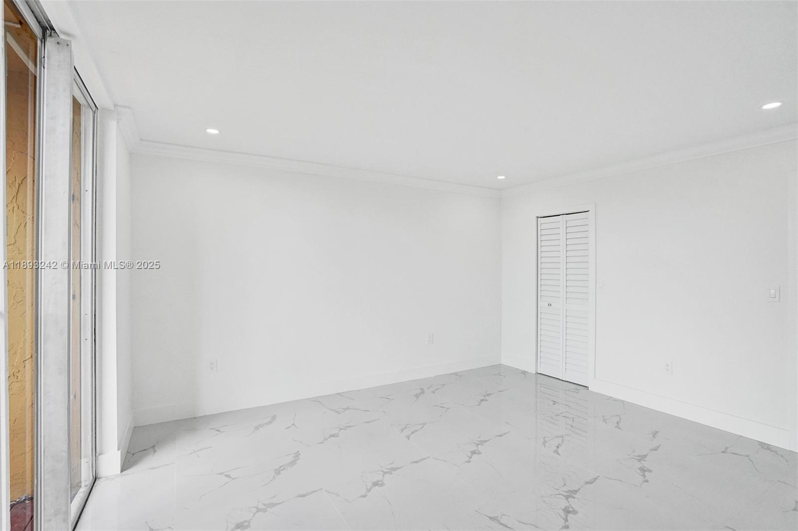 LAGUNA CONDO - Residential Lease
