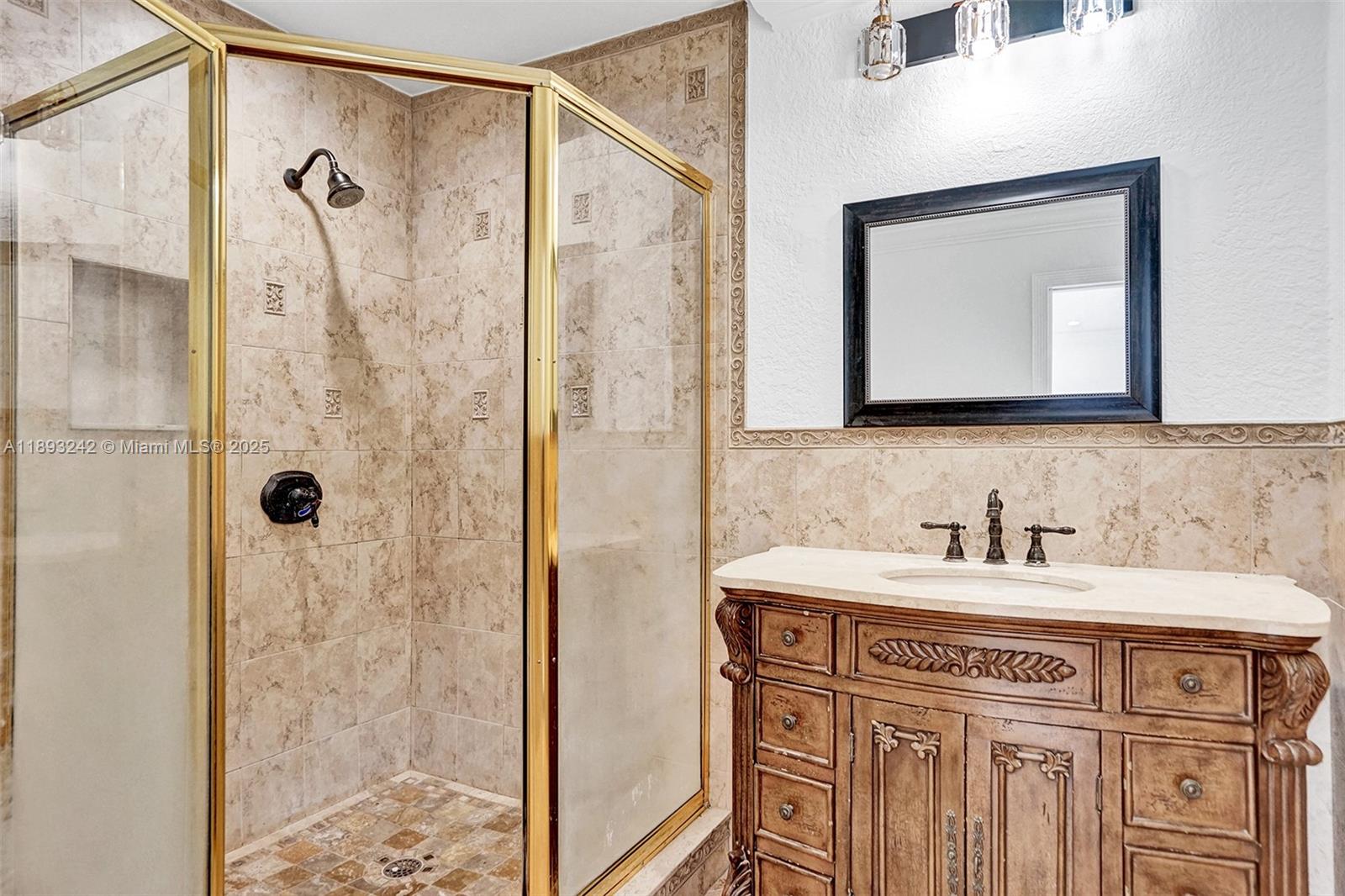 LAGUNA CONDO - Residential Lease