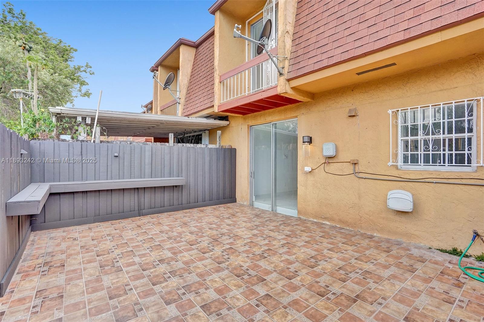 LAGUNA CONDO - Residential Lease