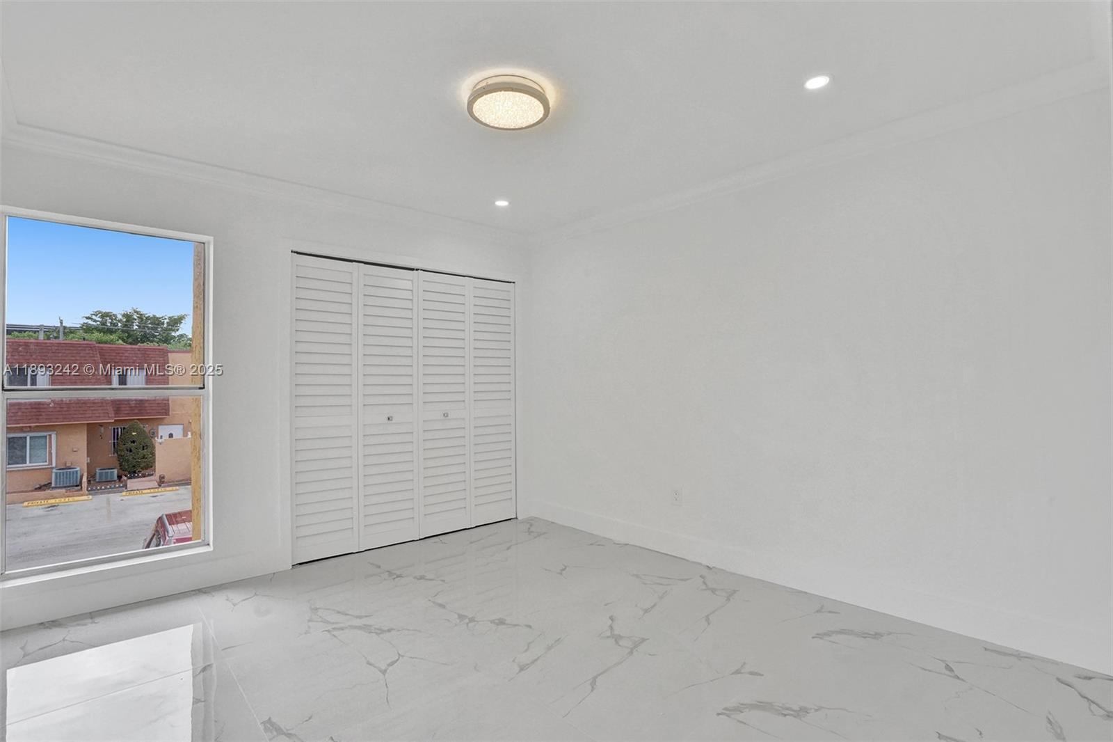 LAGUNA CONDO - Residential Lease