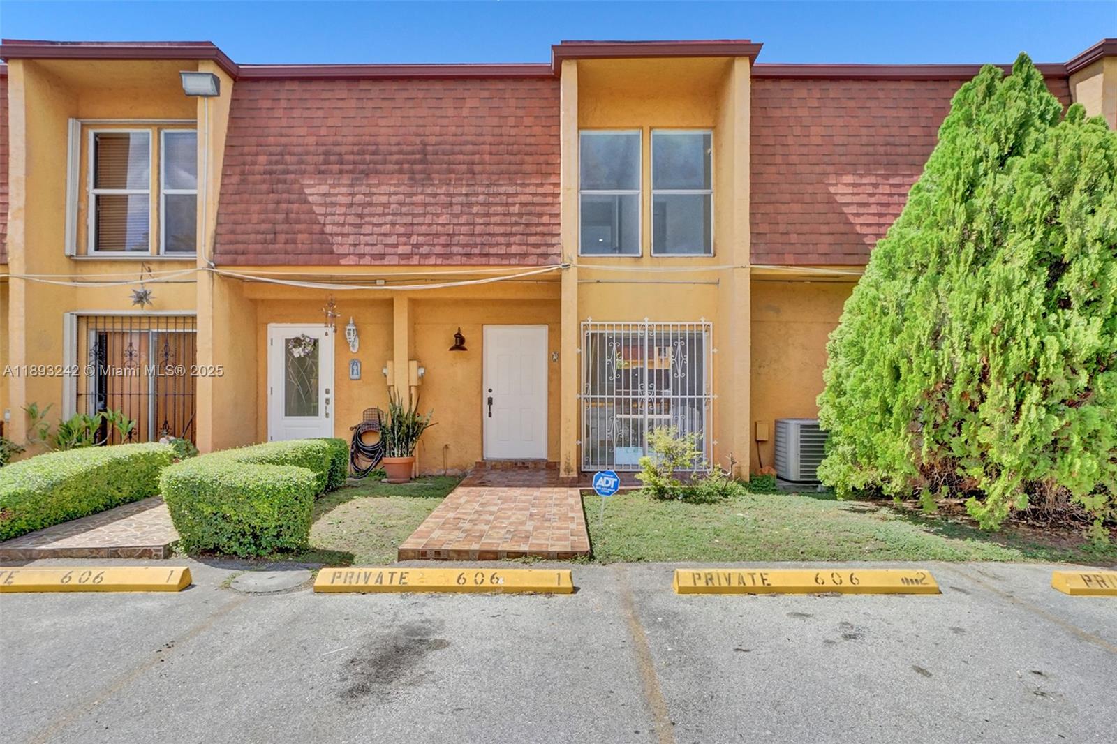 LAGUNA CONDO - Residential Lease