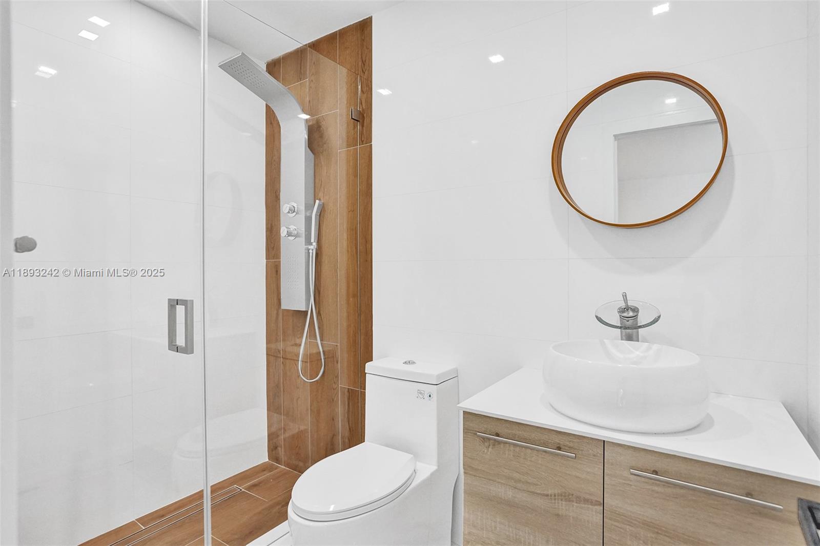 LAGUNA CONDO - Residential Lease