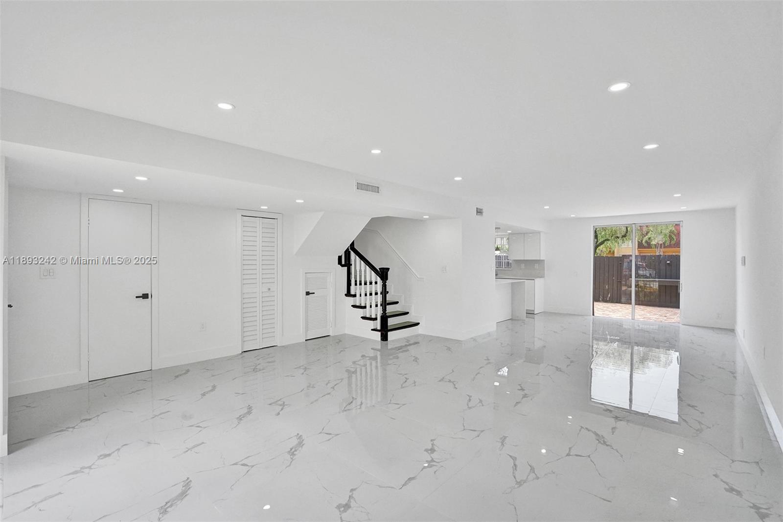 LAGUNA CONDO - Residential Lease