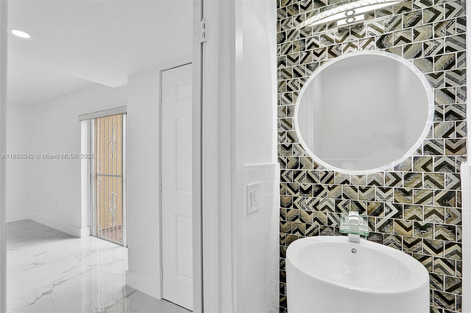 LAGUNA CONDO - Residential Lease
