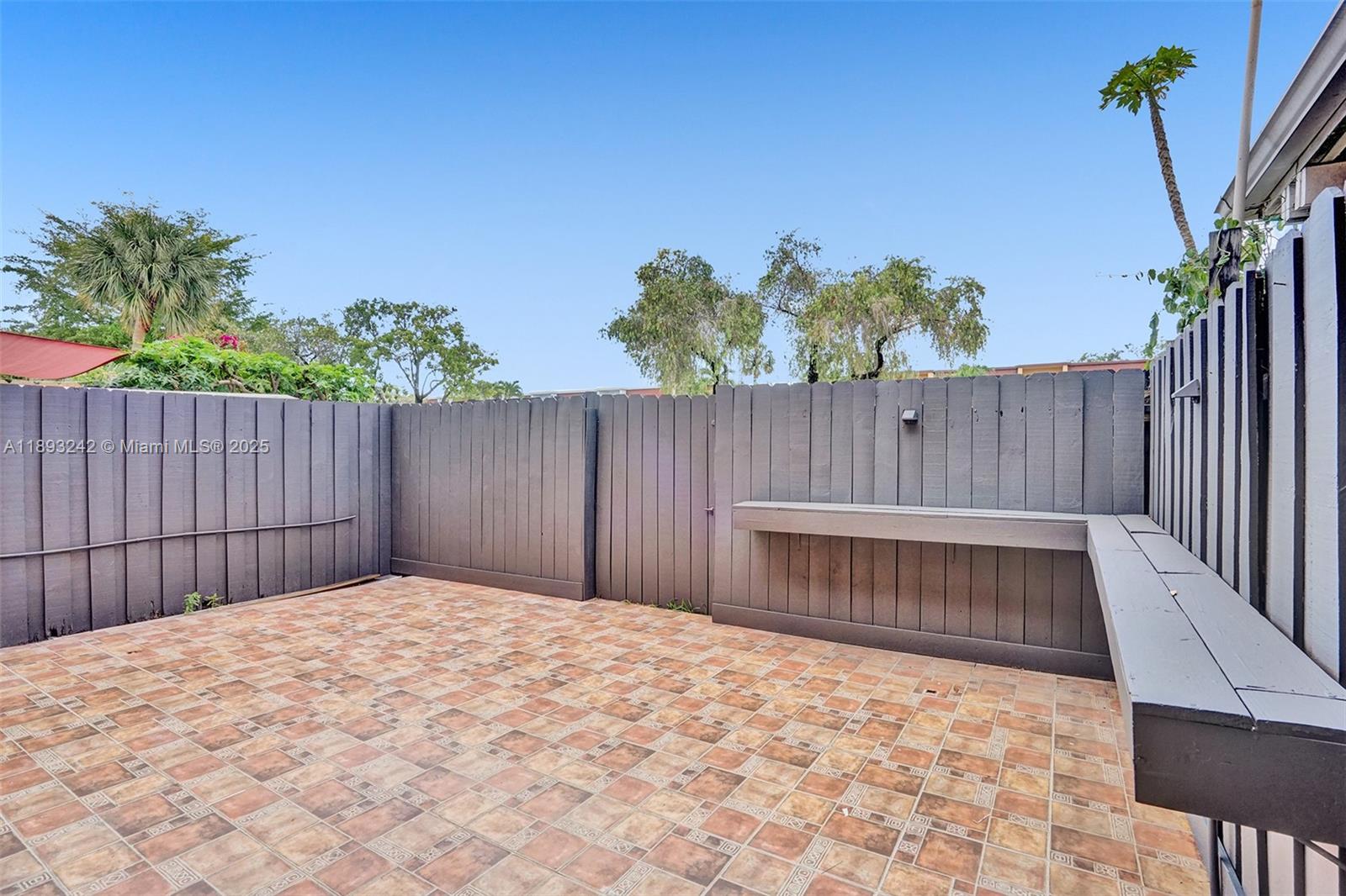 LAGUNA CONDO - Residential Lease