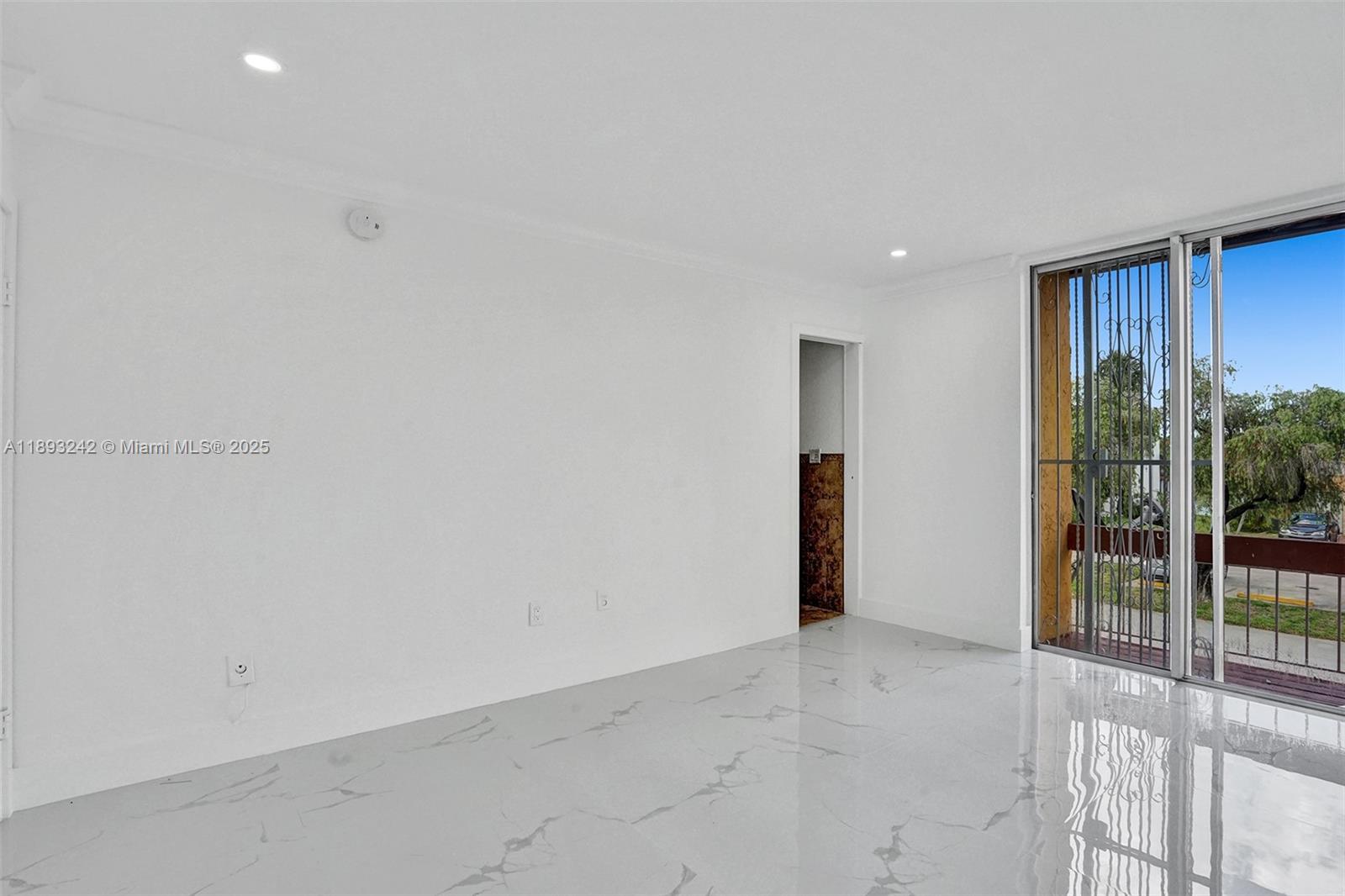 LAGUNA CONDO - Residential Lease