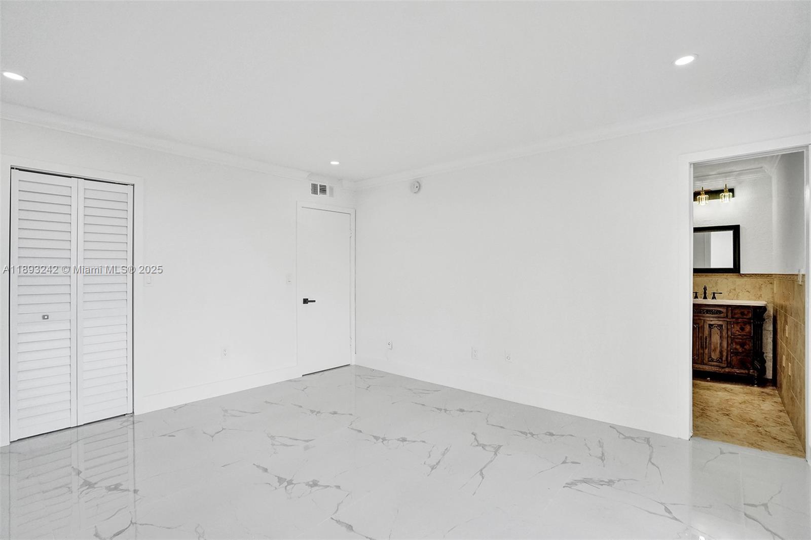 LAGUNA CONDO - Residential Lease
