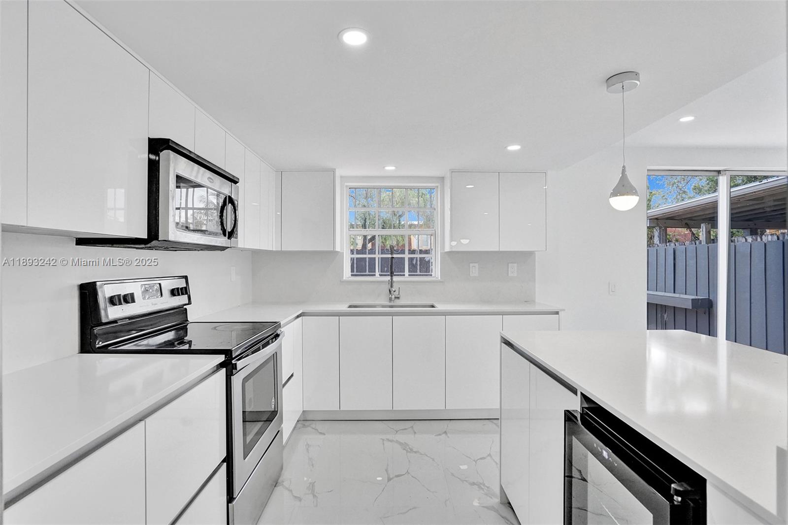 LAGUNA CONDO - Residential Lease