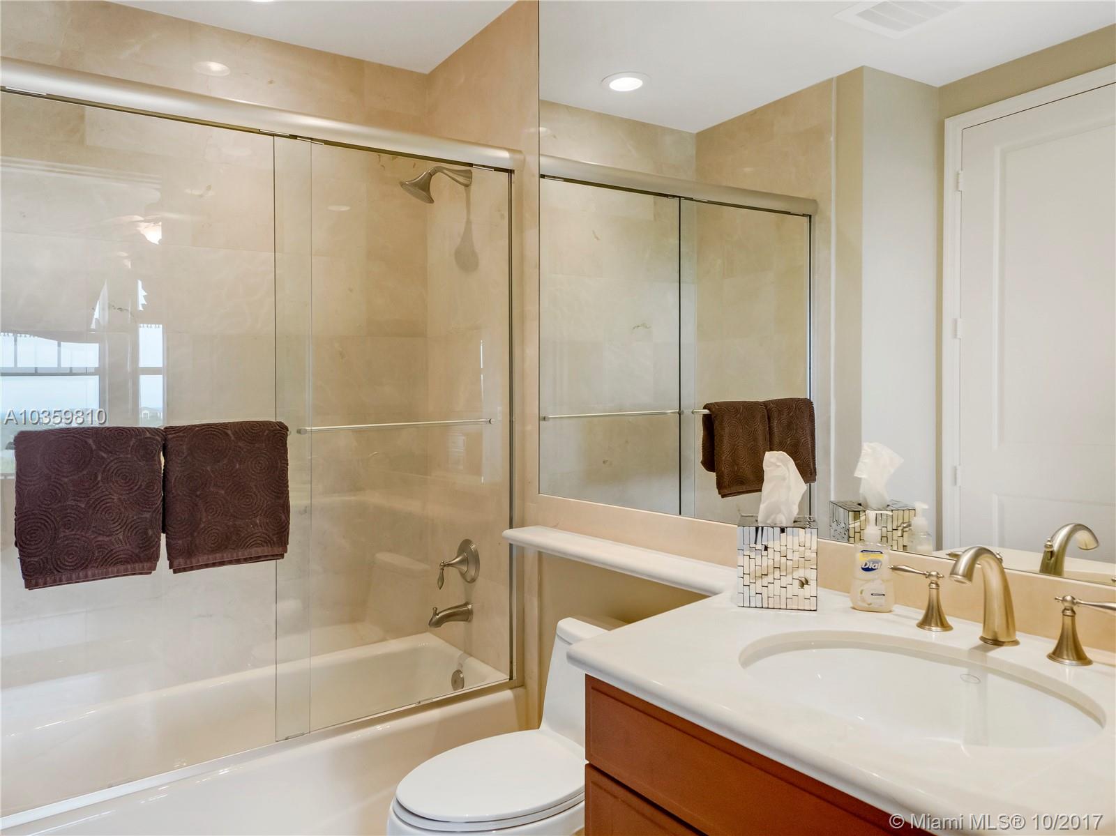 Jupiter Yacht Club - Residential