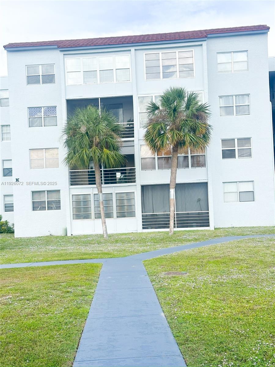 SOMERSET AT LAUDERDALE LA - Residential