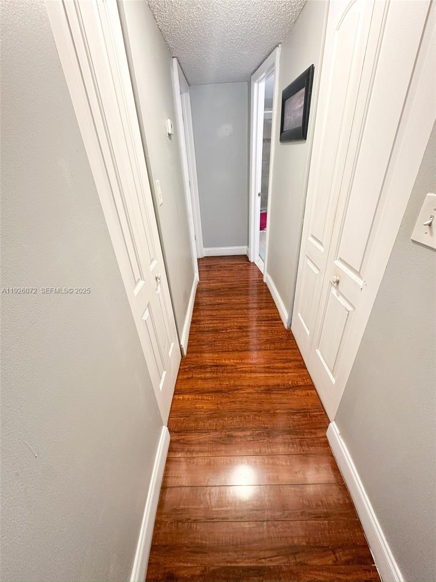 SOMERSET AT LAUDERDALE LA - Residential