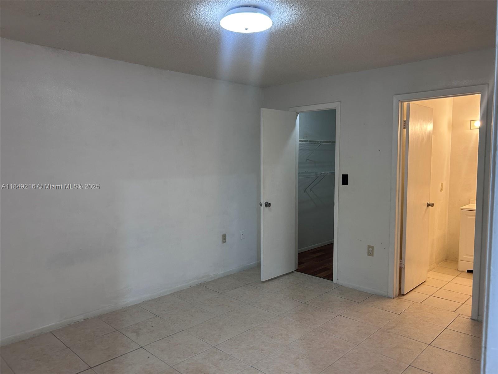 BISCAYNE BEACH CLUB CONDO - Residential