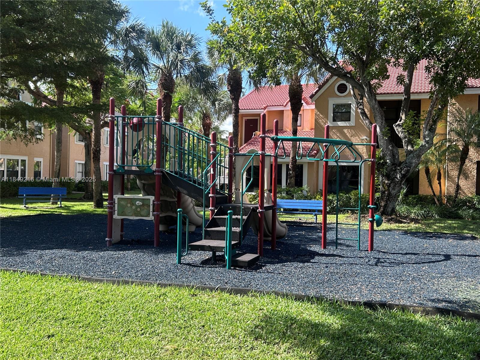 BISCAYNE BEACH CLUB CONDO - Residential