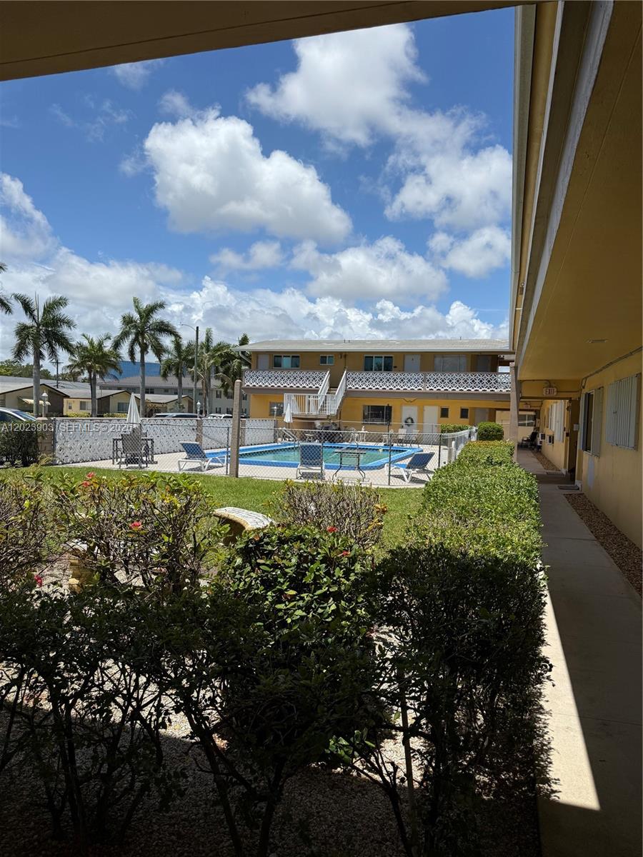 ESQUIRE APTS CO-OP - Residential Lease