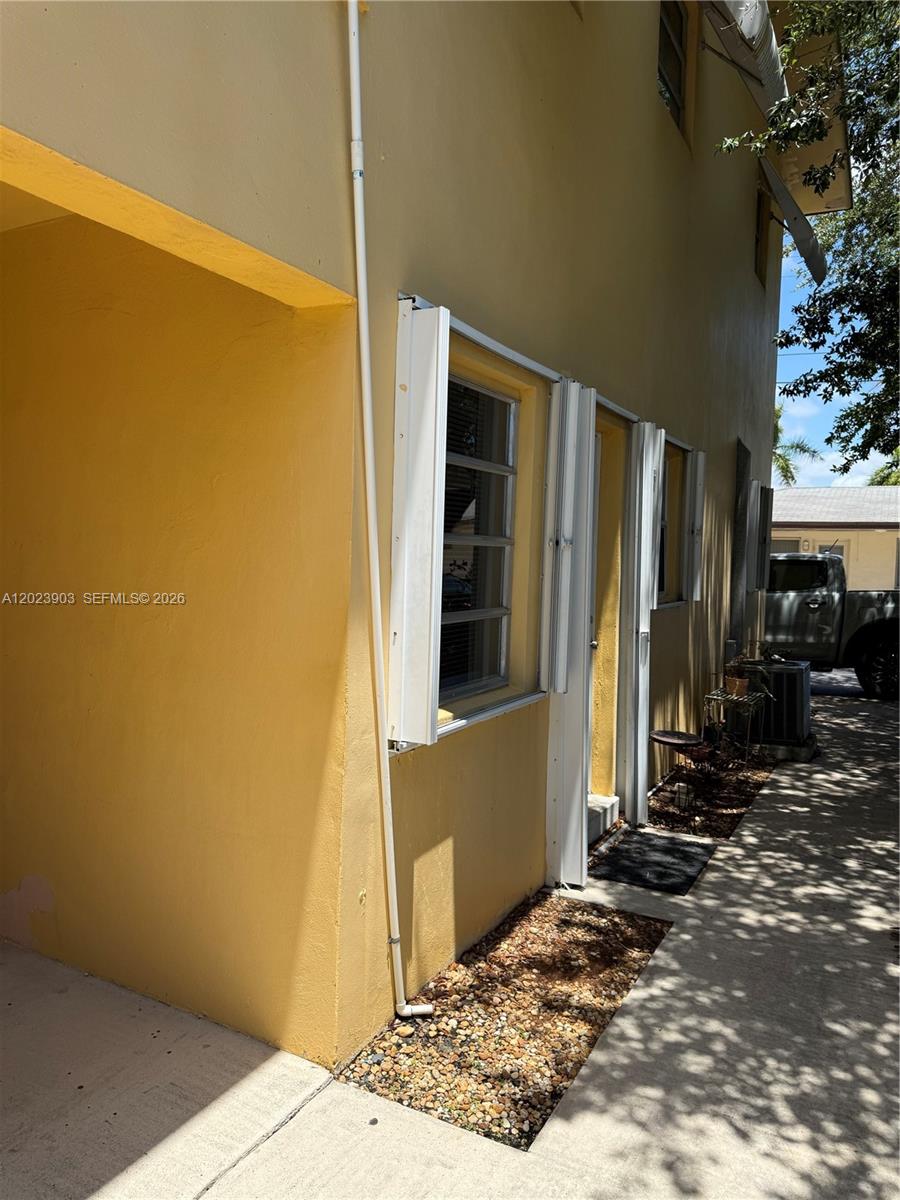 ESQUIRE APTS CO-OP - Residential Lease