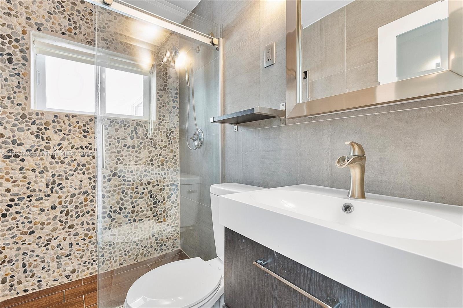 RIVER BAY PARK ADDN - Residential Lease