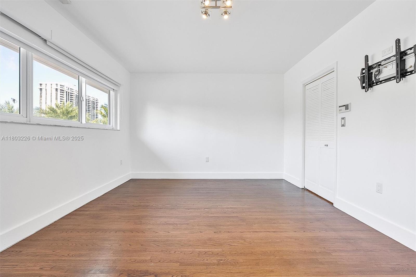 RIVER BAY PARK ADDN - Residential Lease