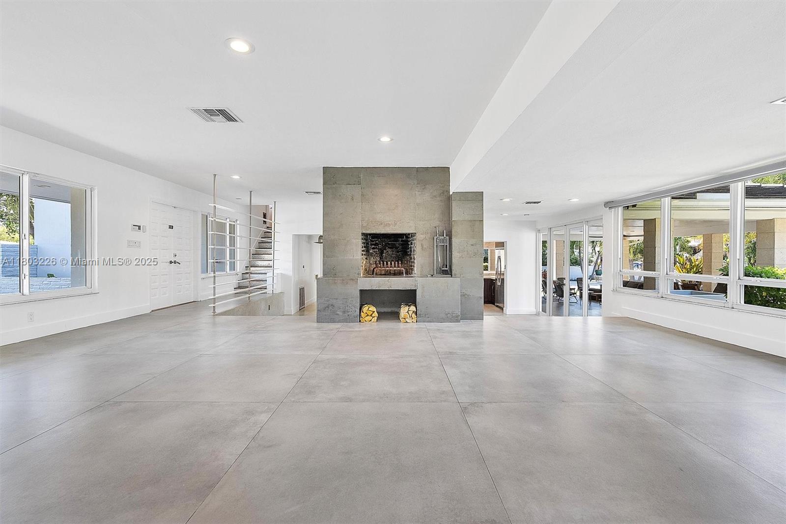 RIVER BAY PARK ADDN - Residential Lease