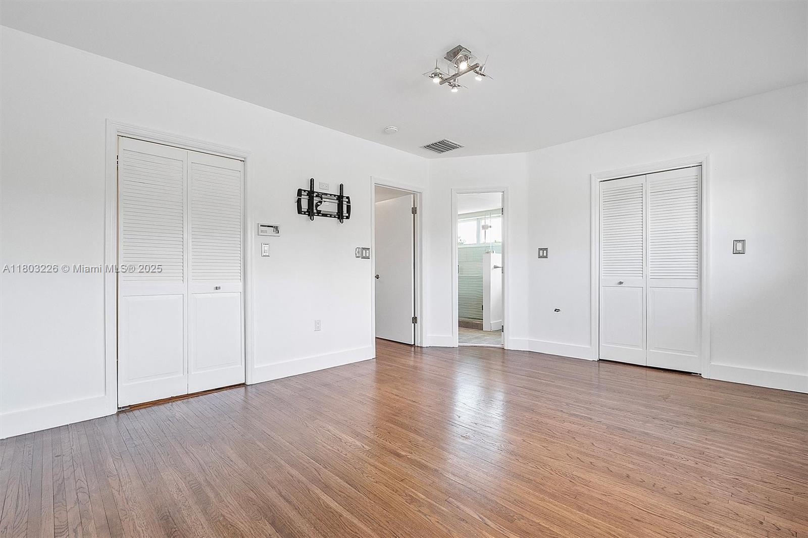 RIVER BAY PARK ADDN - Residential Lease