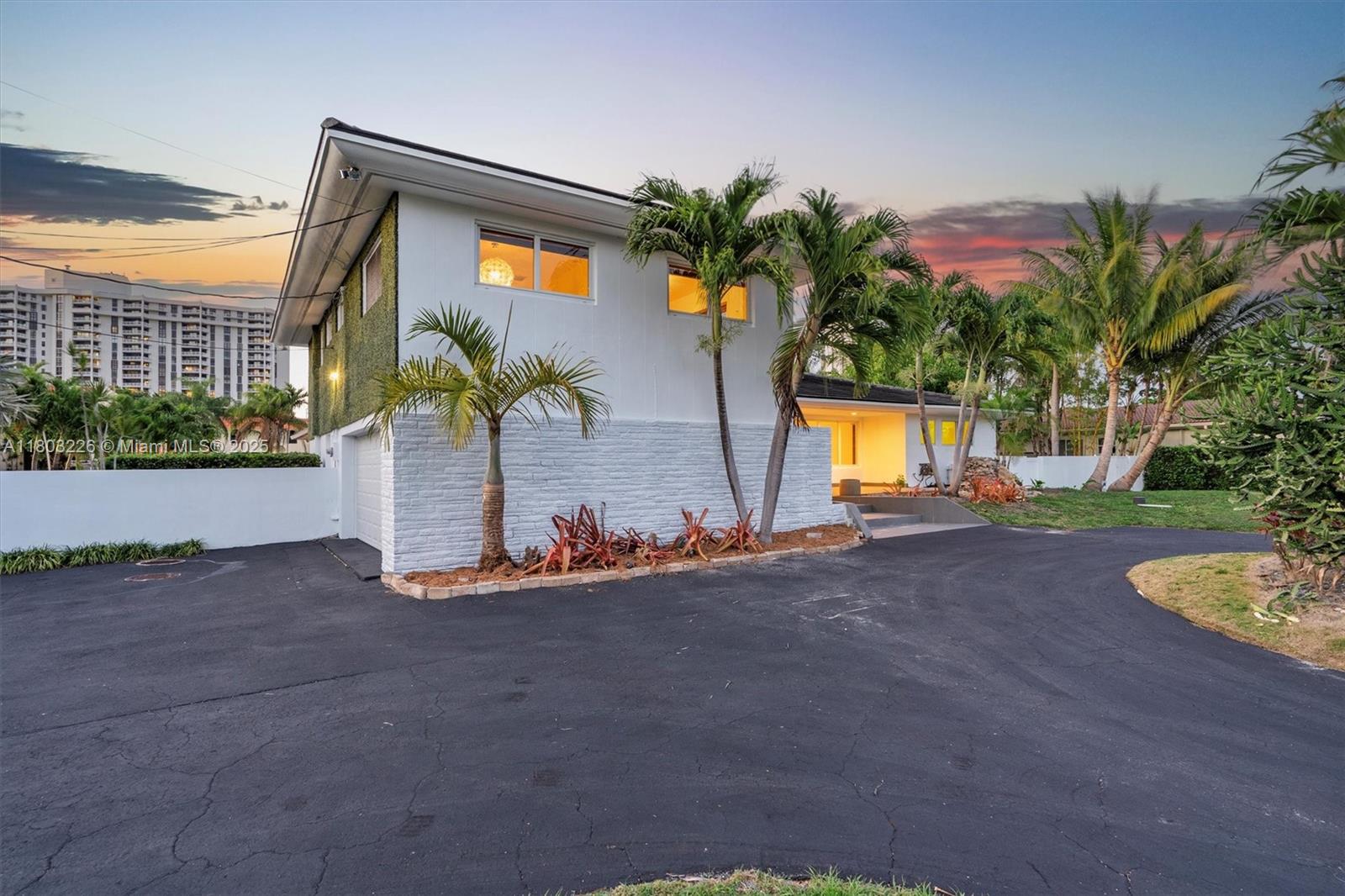 RIVER BAY PARK ADDN - Residential Lease